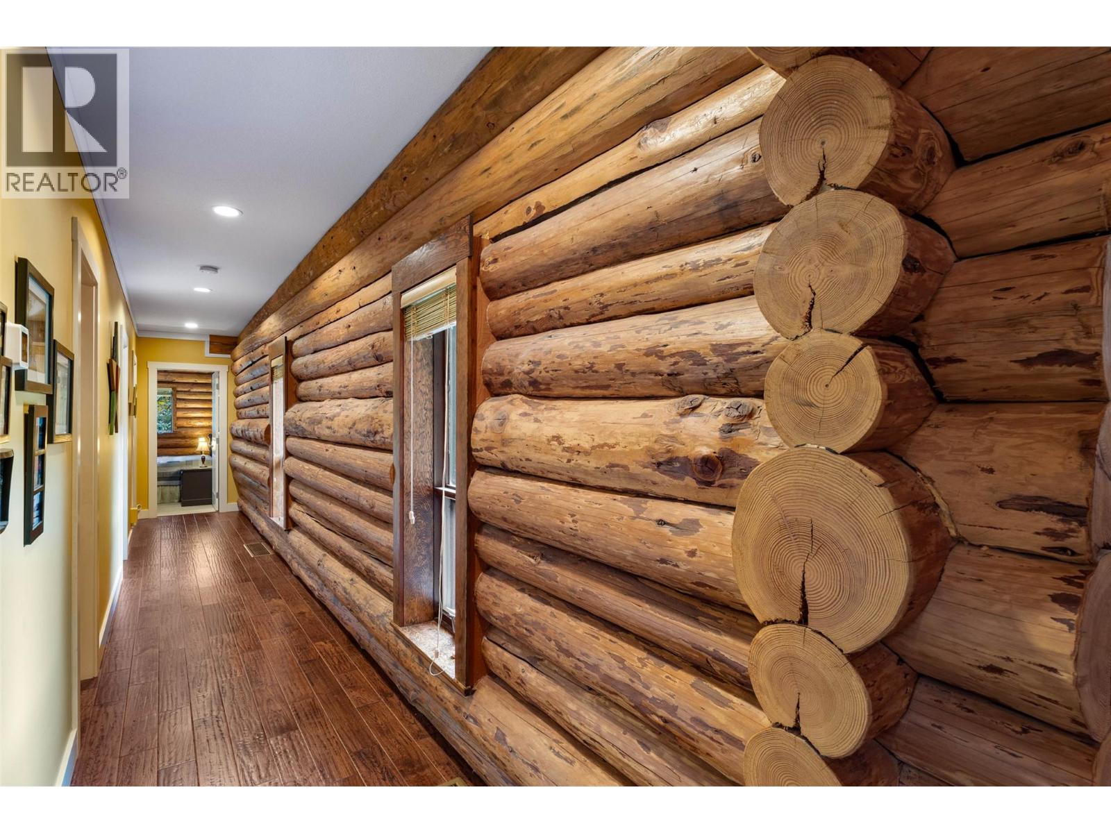 7799 Golf Course Road, Anglemont, British Columbia  V0E 1M8 - Photo 17 - 10382429