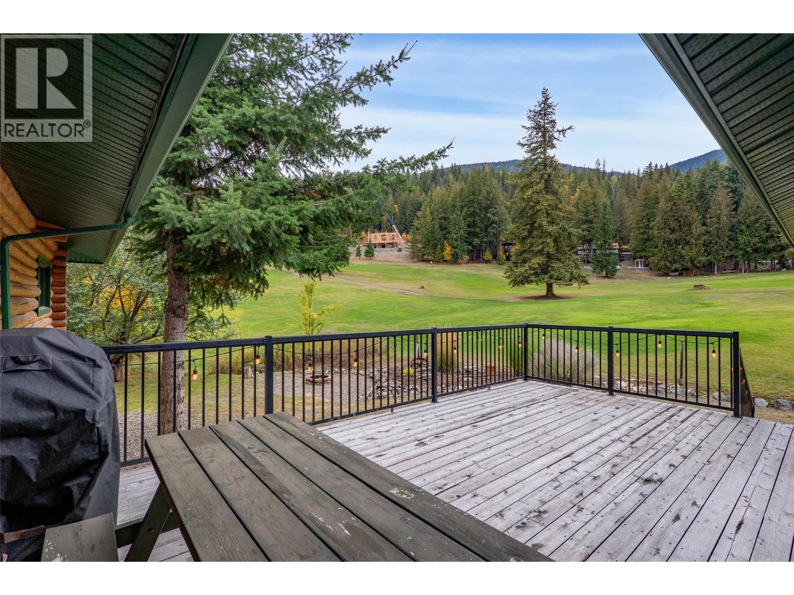 7799 Golf Course Road, Anglemont, British Columbia  V0E 1M8 - Photo 29 - 10382429