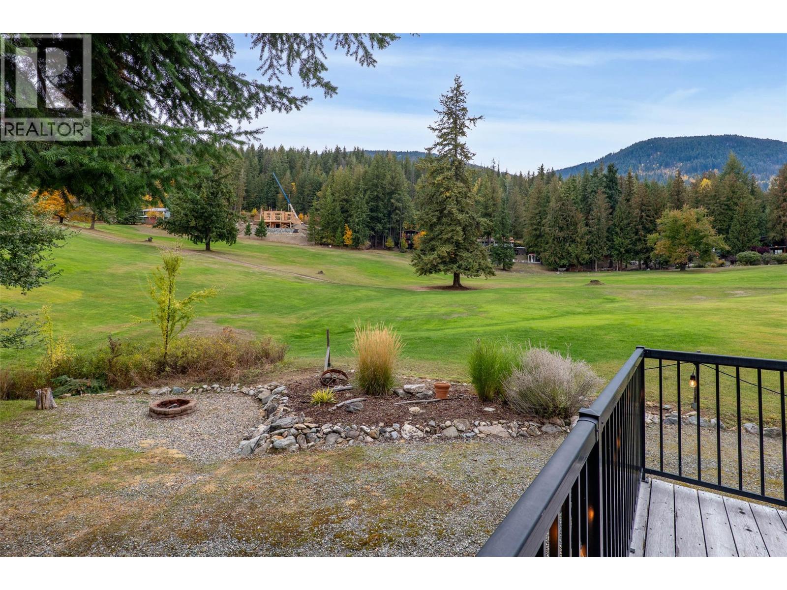 7799 Golf Course Road, Anglemont, British Columbia  V0E 1M8 - Photo 30 - 10382429