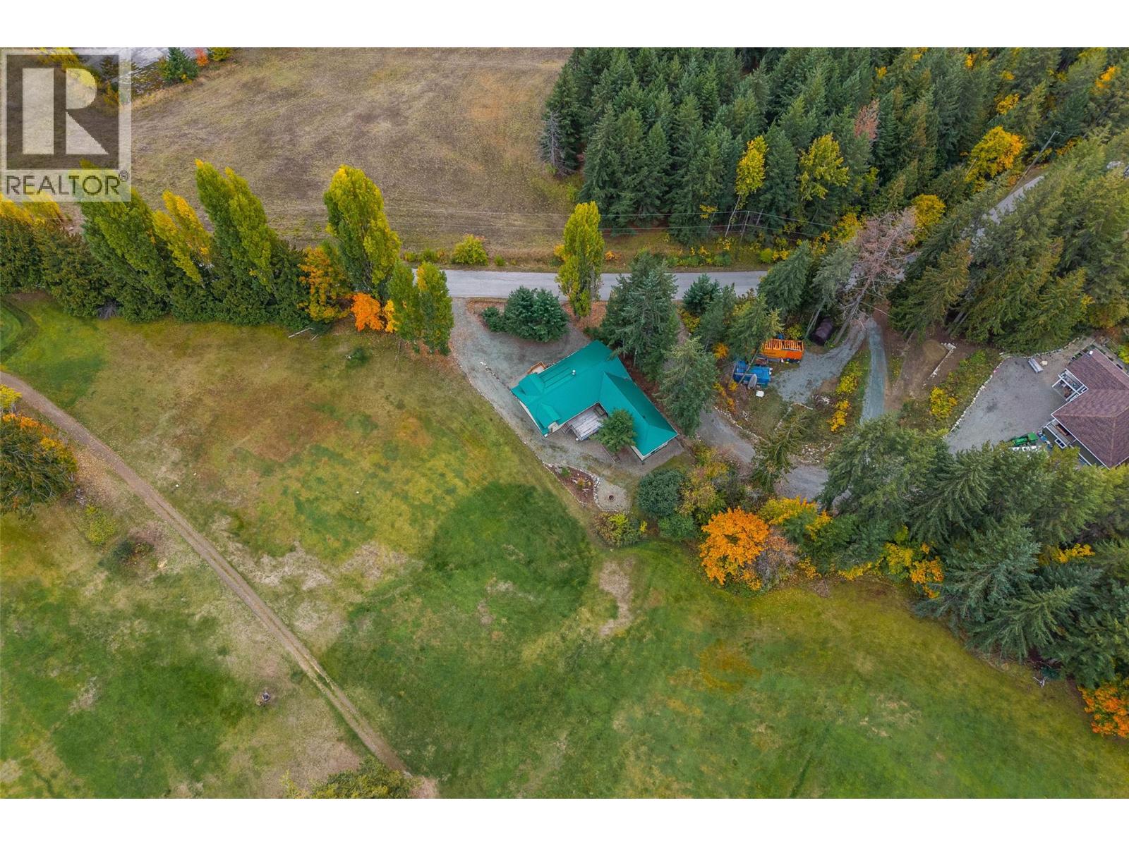 7799 Golf Course Road, Anglemont, British Columbia  V0E 1M8 - Photo 39 - 10382429