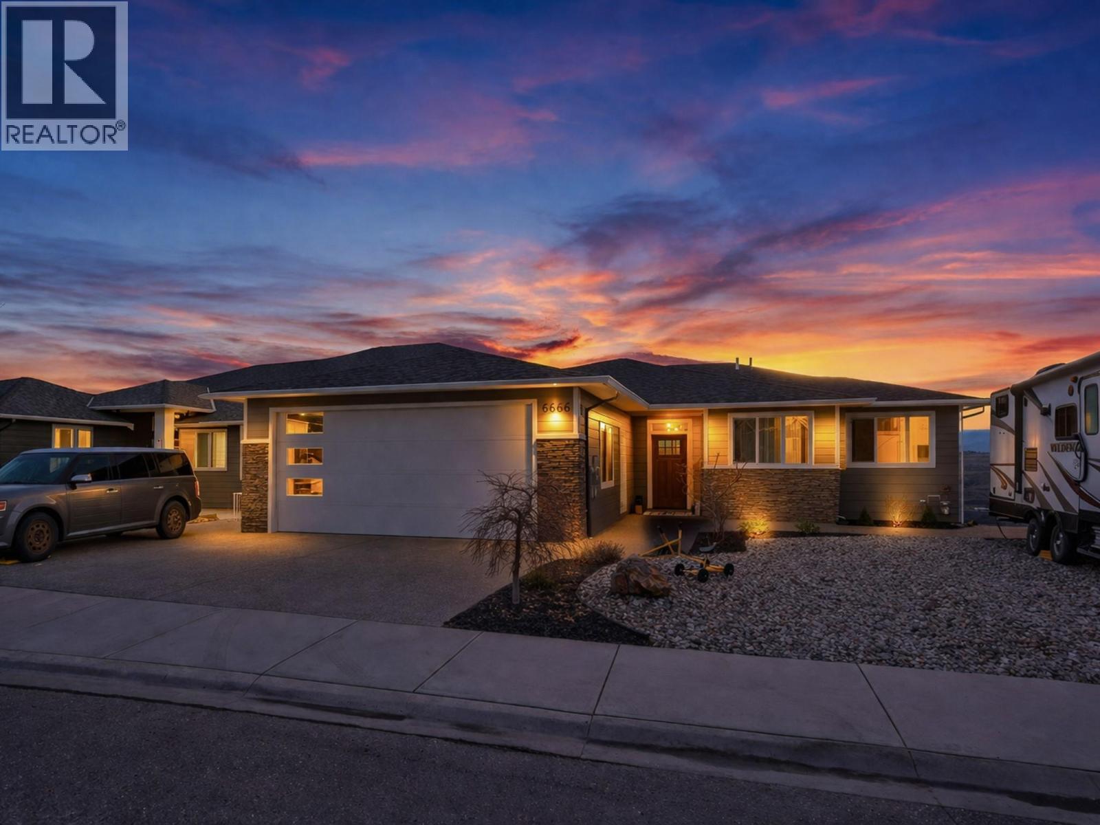 6666 Blackcomb Way, Vernon, British Columbia  V1B 0A2 - Photo 1 - 10382190