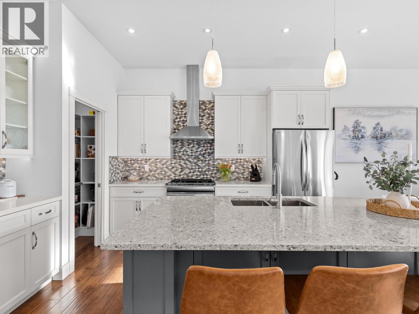 6666 Blackcomb Way, Vernon, British Columbia  V1B 0A2 - Photo 10 - 10382190