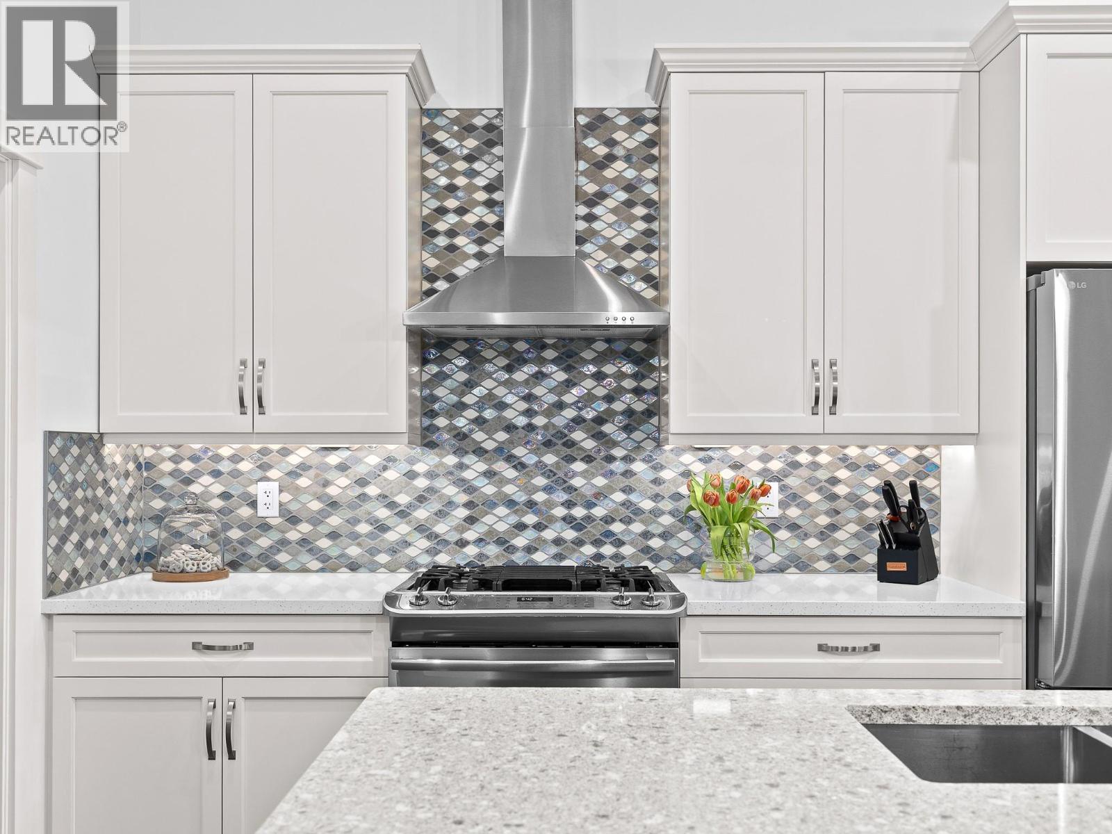 6666 Blackcomb Way, Vernon, British Columbia  V1B 0A2 - Photo 13 - 10382190