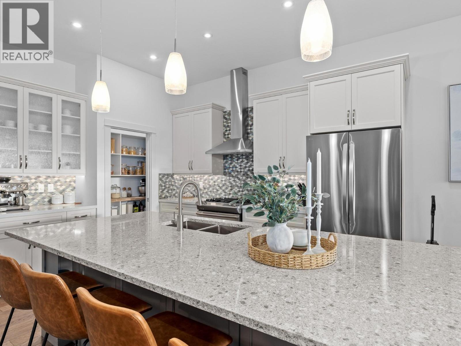 6666 Blackcomb Way, Vernon, British Columbia  V1B 0A2 - Photo 14 - 10382190