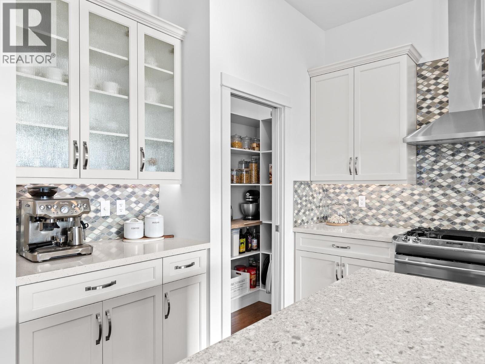 6666 Blackcomb Way, Vernon, British Columbia  V1B 0A2 - Photo 17 - 10382190