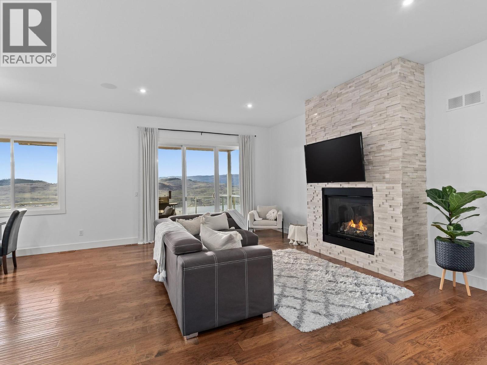 6666 Blackcomb Way, Vernon, British Columbia  V1B 0A2 - Photo 31 - 10382190