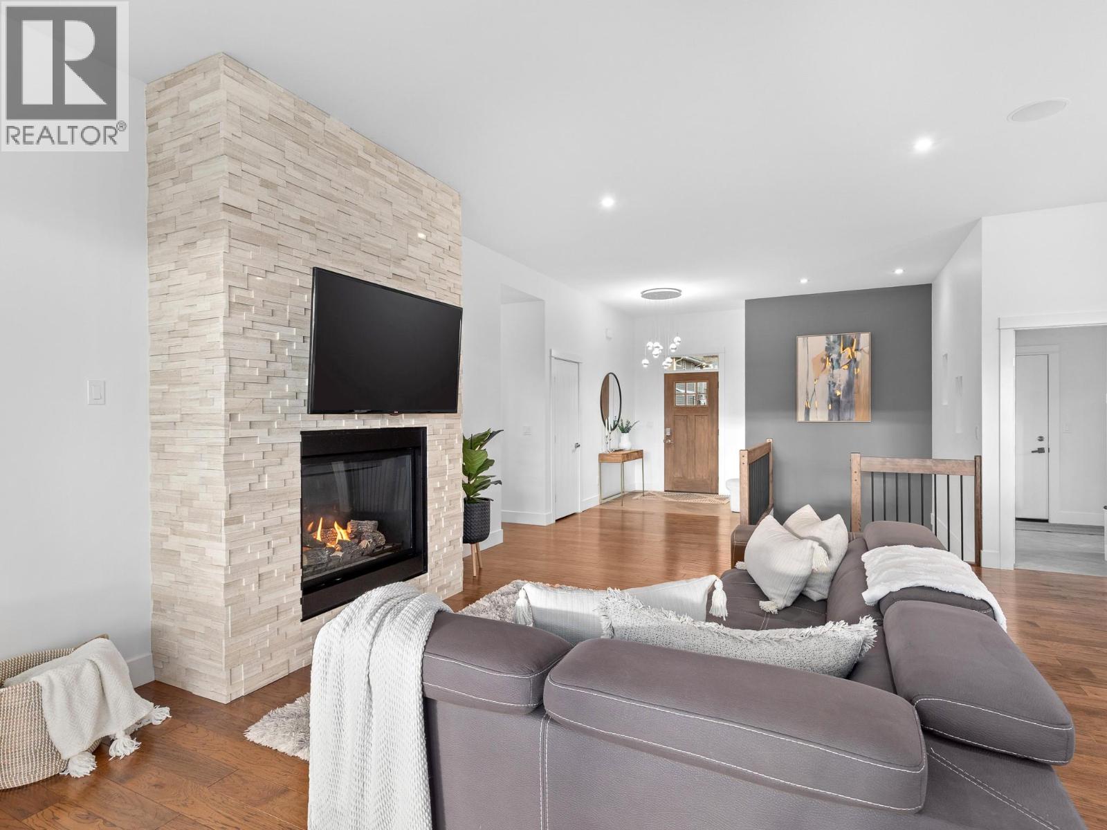 6666 Blackcomb Way, Vernon, British Columbia  V1B 0A2 - Photo 33 - 10382190