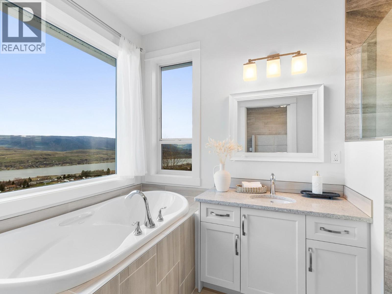 6666 Blackcomb Way, Vernon, British Columbia  V1B 0A2 - Photo 42 - 10382190