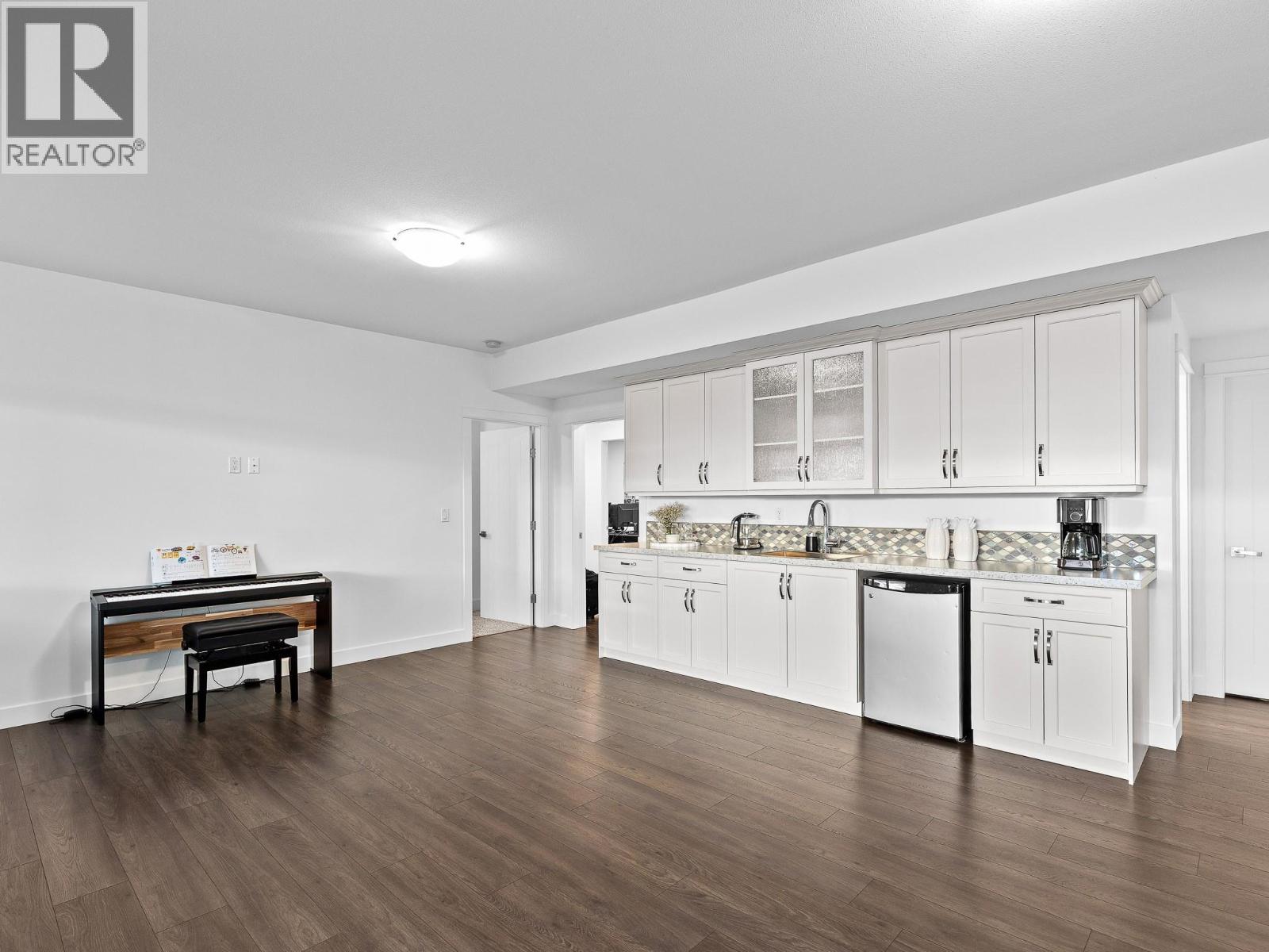 6666 Blackcomb Way, Vernon, British Columbia  V1B 0A2 - Photo 52 - 10382190