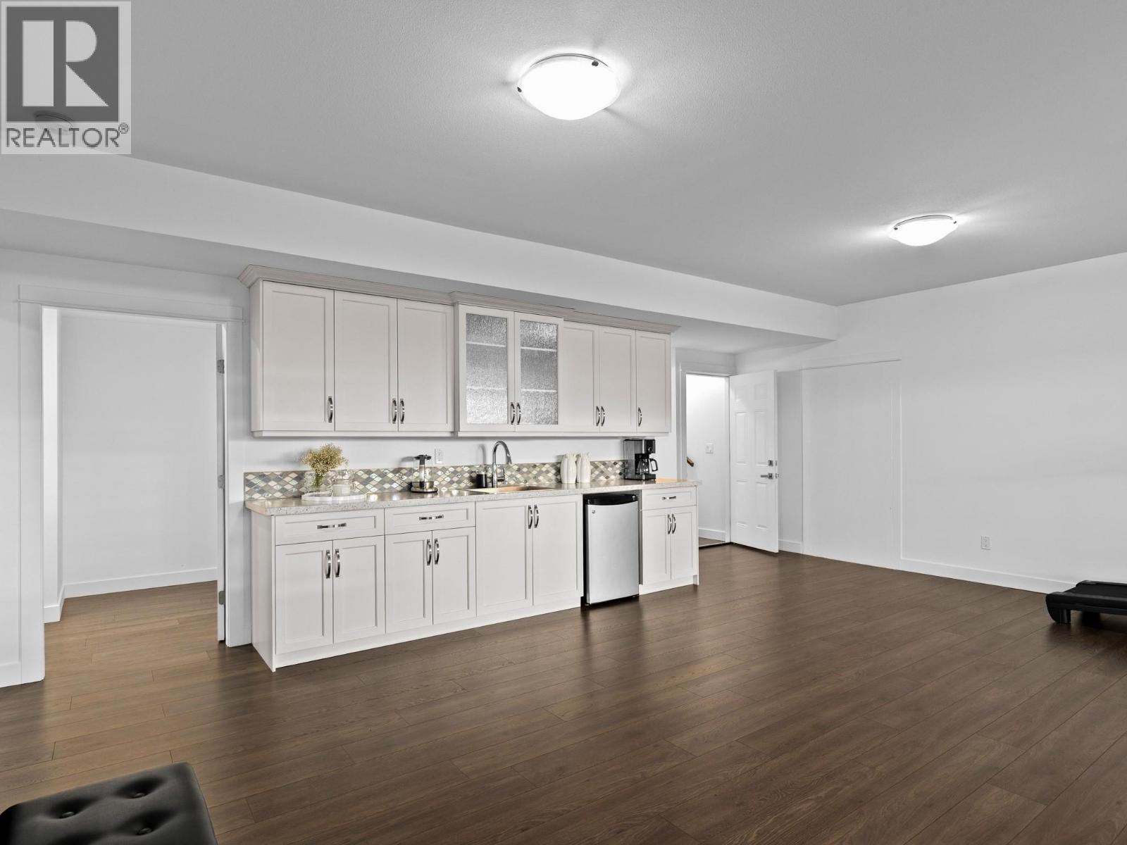 6666 Blackcomb Way, Vernon, British Columbia  V1B 0A2 - Photo 54 - 10382190