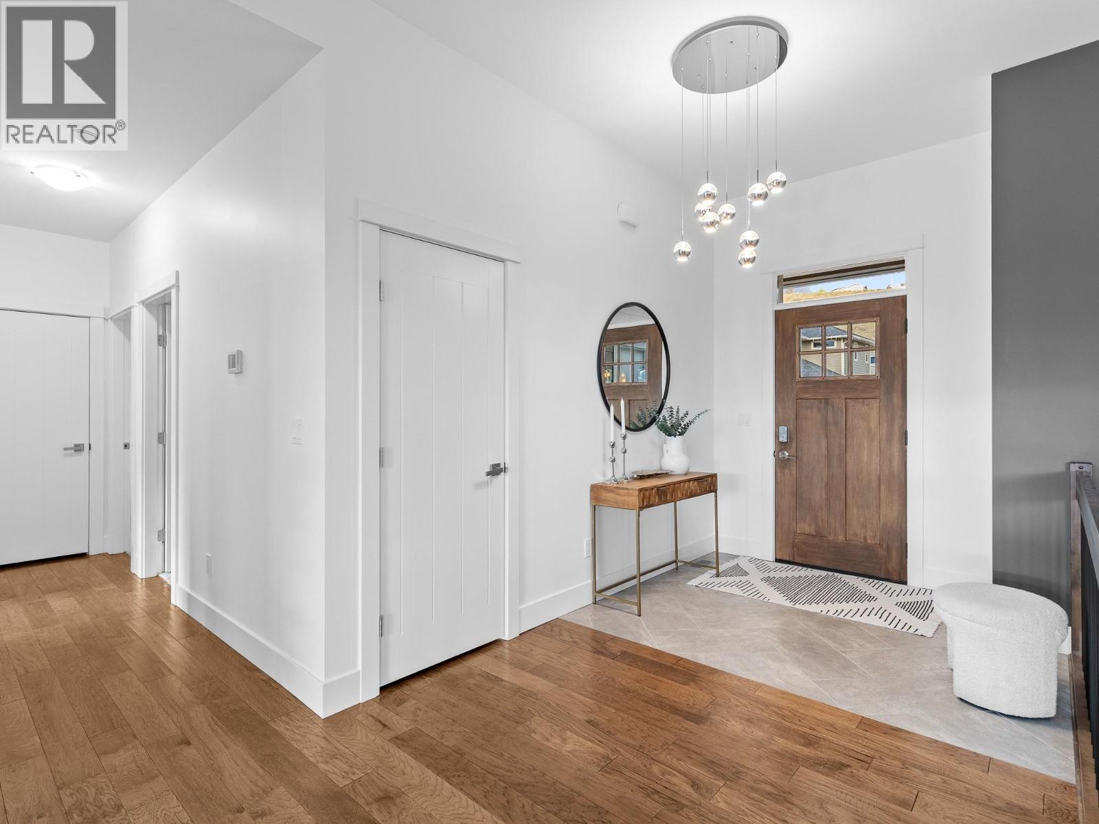 6666 Blackcomb Way, Vernon, British Columbia  V1B 0A2 - Photo 6 - 10382190