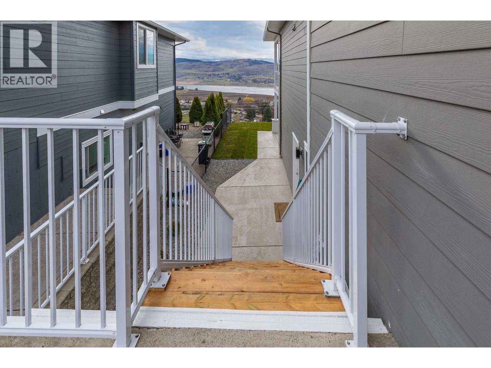 6666 Blackcomb Way, Vernon, British Columbia  V1B 0A2 - Photo 69 - 10382190