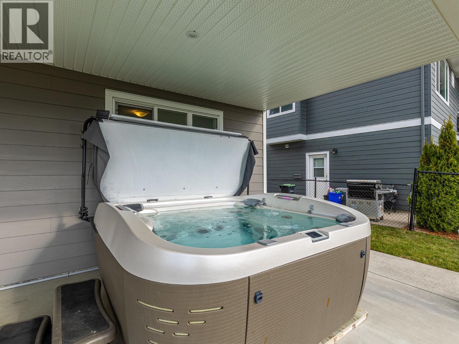 6666 Blackcomb Way, Vernon, British Columbia  V1B 0A2 - Photo 75 - 10382190