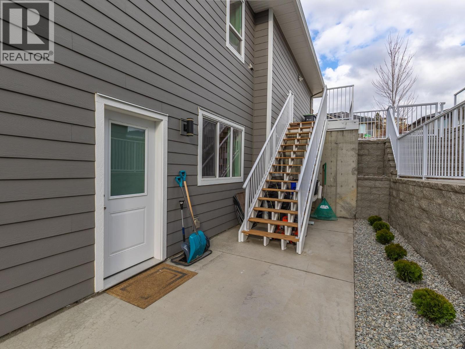 6666 Blackcomb Way, Vernon, British Columbia  V1B 0A2 - Photo 76 - 10382190