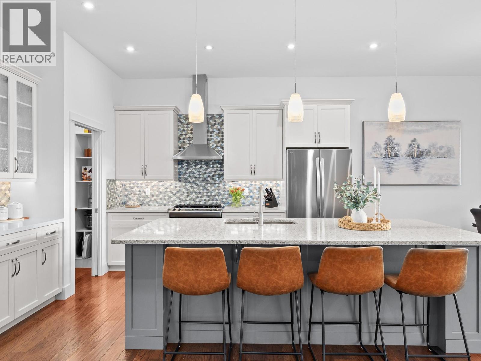 6666 Blackcomb Way, Vernon, British Columbia  V1B 0A2 - Photo 9 - 10382190