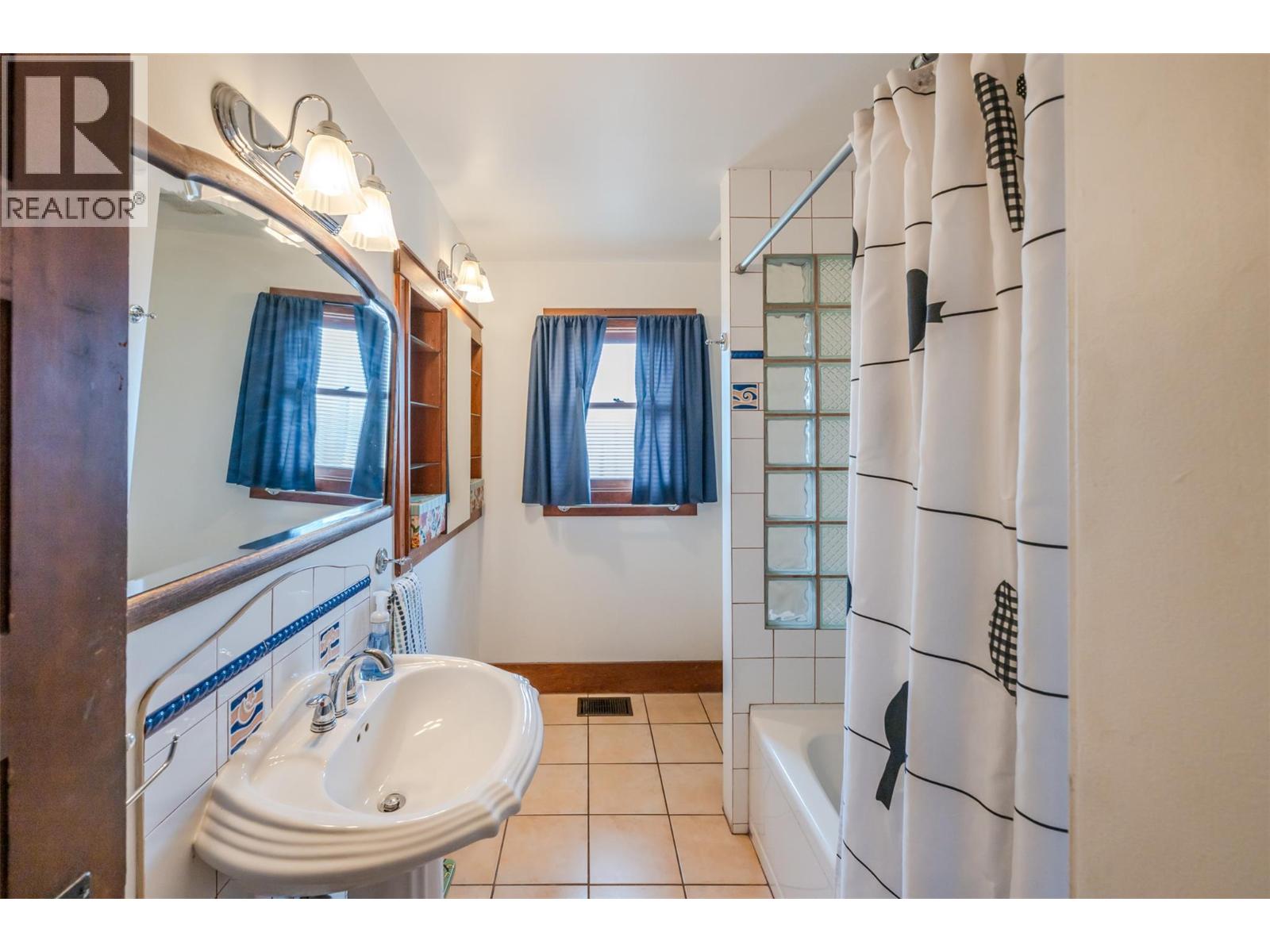 100 Huth Avenue, Penticton, British Columbia  V2A 2Z9 - Photo 34 - 10380171