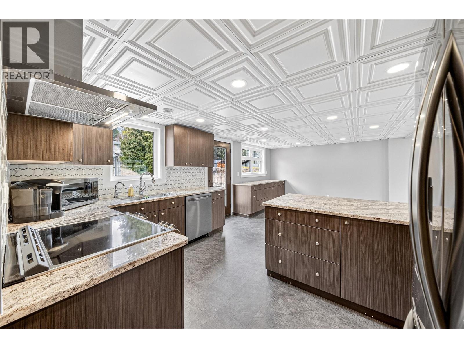 921 Alpine Way, Elkford, British Columbia  V0B 1H0 - Photo 15 - 10382434