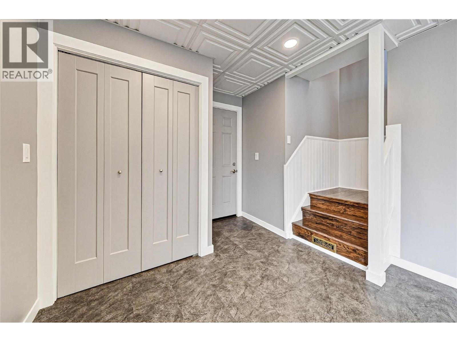 921 Alpine Way, Elkford, British Columbia  V0B 1H0 - Photo 18 - 10382434