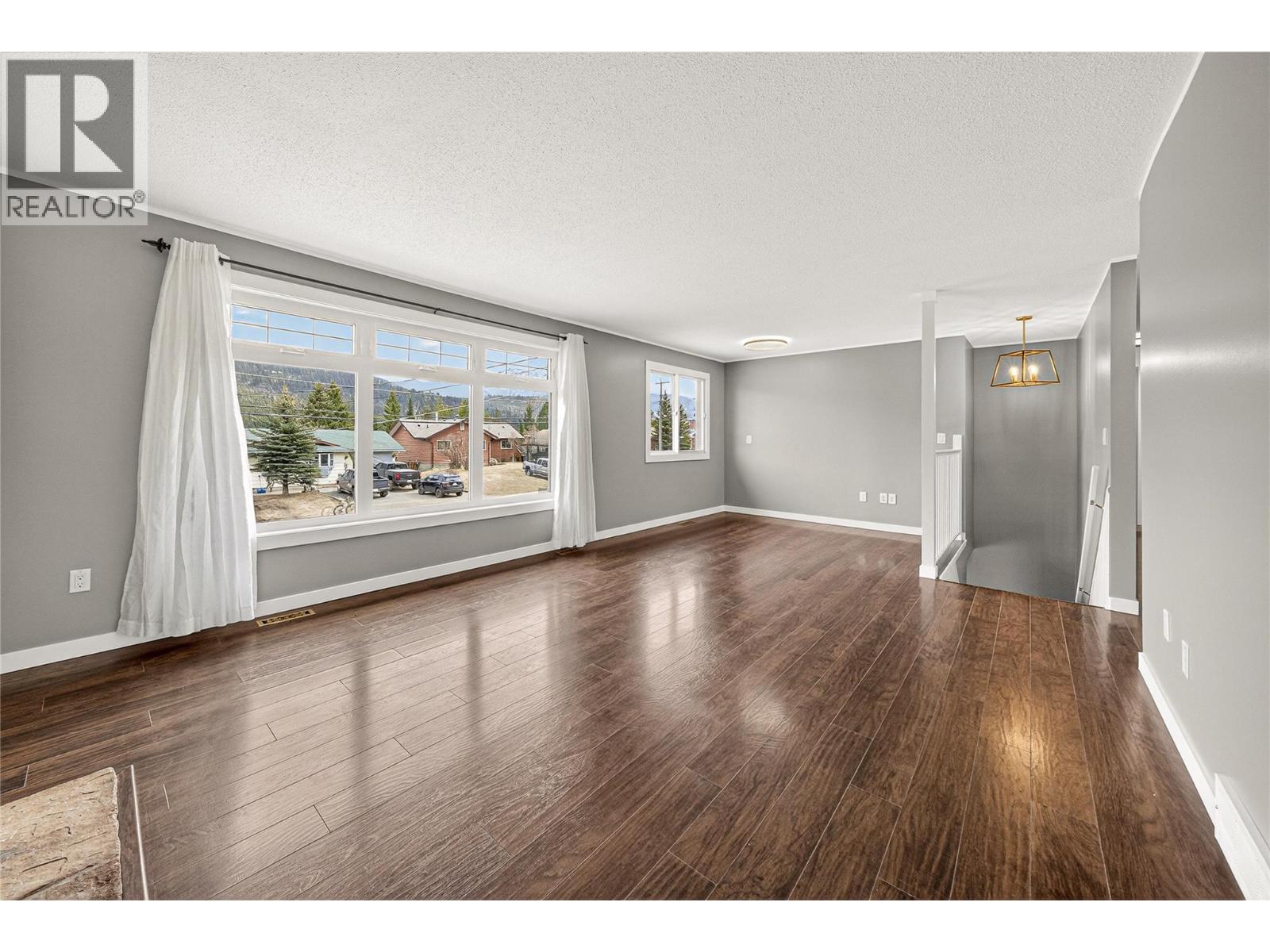 921 Alpine Way, Elkford, British Columbia  V0B 1H0 - Photo 22 - 10382434