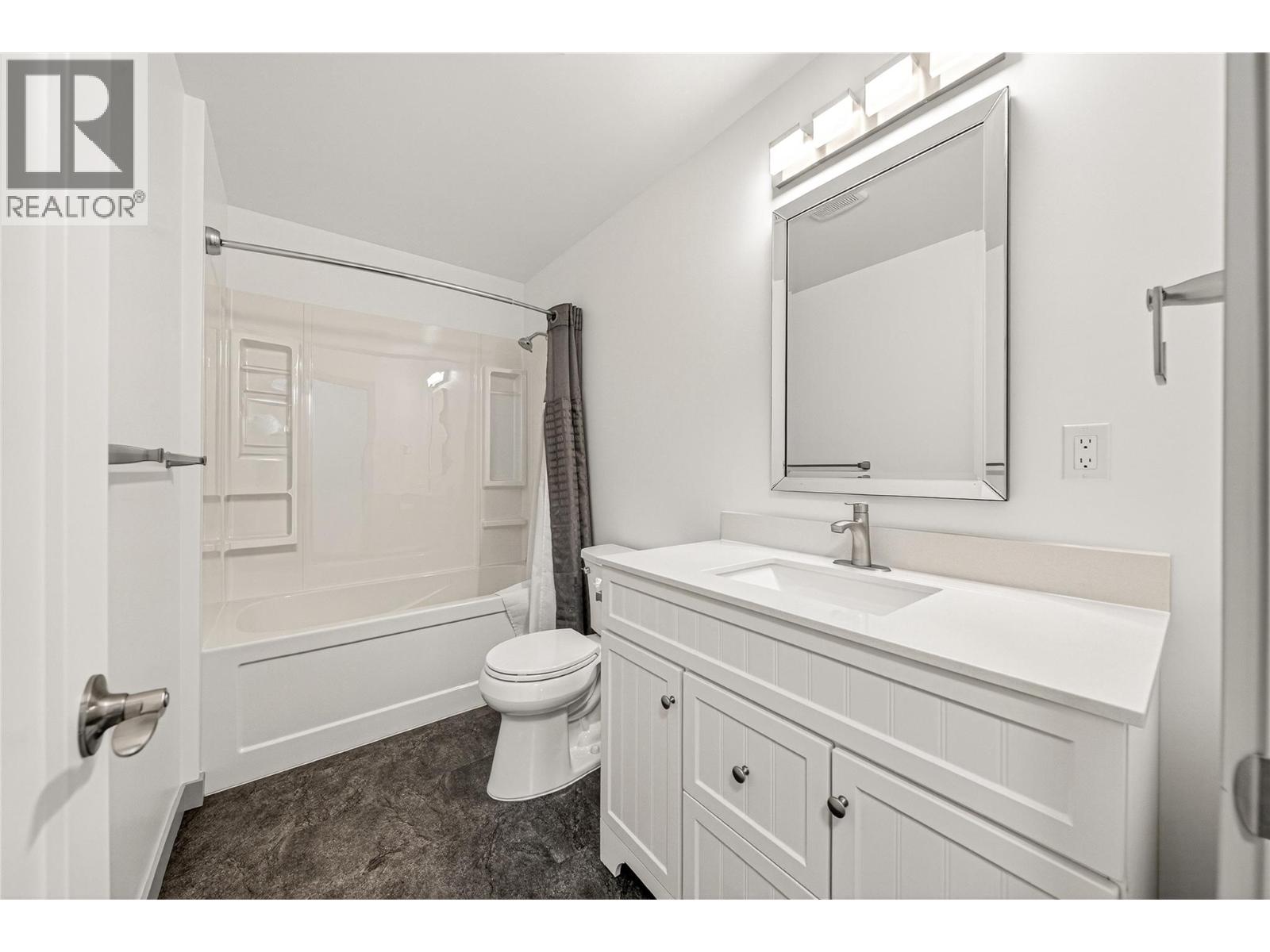 921 Alpine Way, Elkford, British Columbia  V0B 1H0 - Photo 27 - 10382434