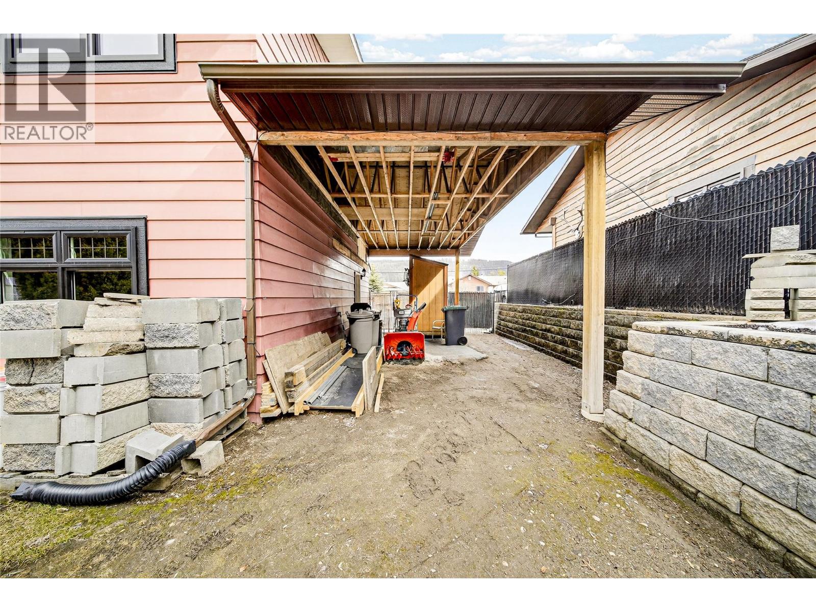 921 Alpine Way, Elkford, British Columbia  V0B 1H0 - Photo 41 - 10382434