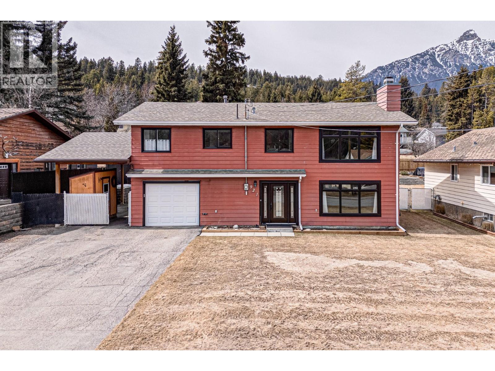 921 Alpine Way, Elkford, British Columbia  V0B 1H0 - Photo 43 - 10382434