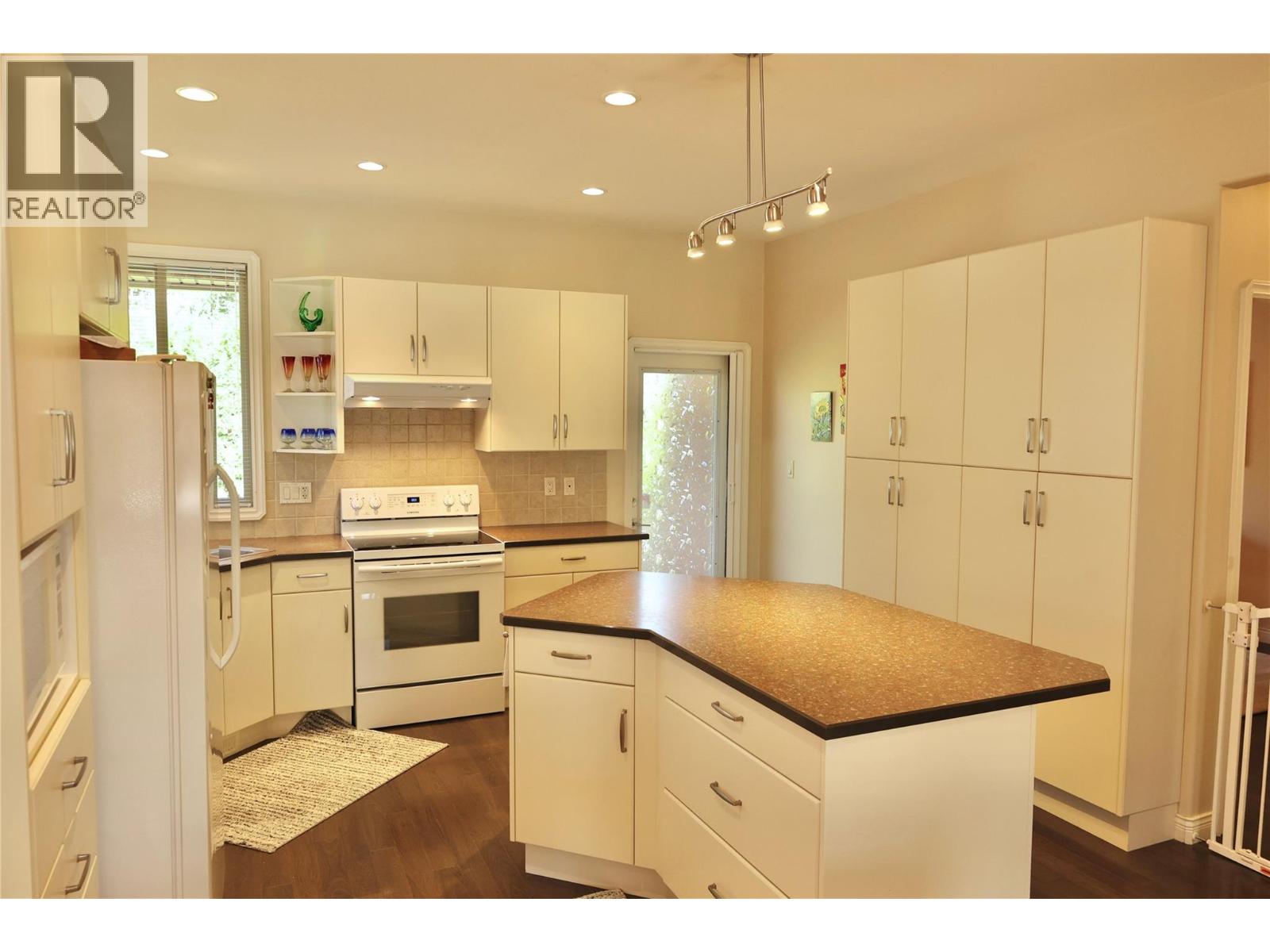 6651 Oxbow Crescent, Oliver, British Columbia  V0H 1T4 - Photo 14 - 10382282