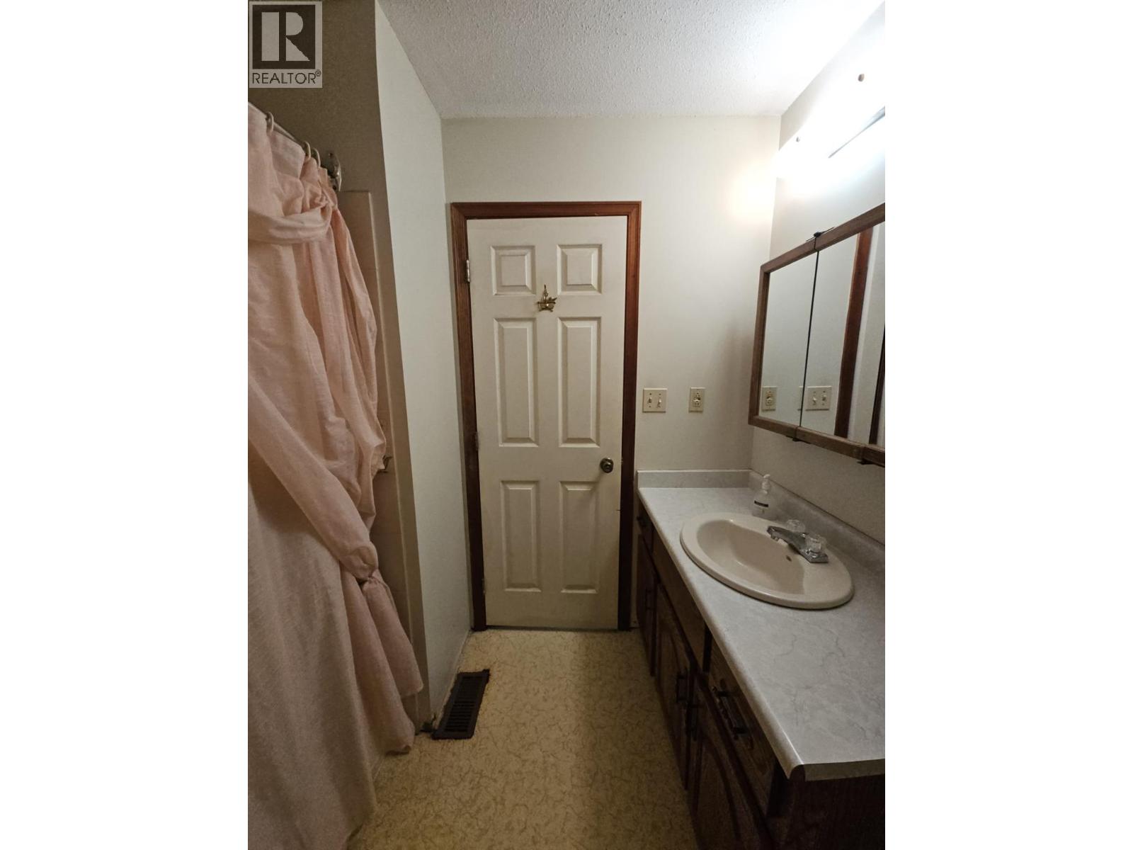 167 Sukunka Avenue, Tumbler Ridge, British Columbia  V0C 2W0 - Photo 32 - 10382523