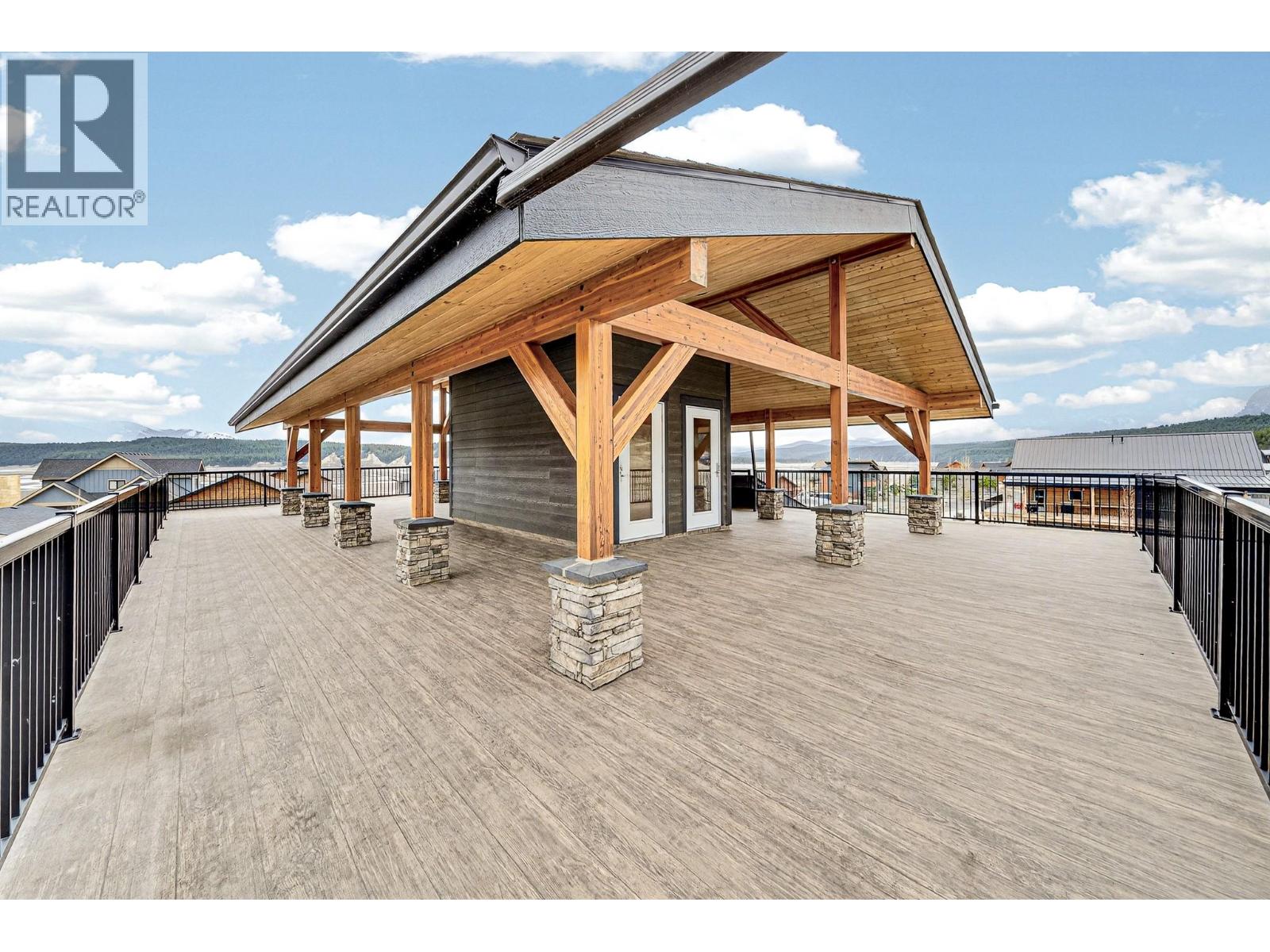 1687 Koocanusa Lake Drive, Lake Koocanusa, British Columbia  V0B 1T5 - Photo 2 - 10381322