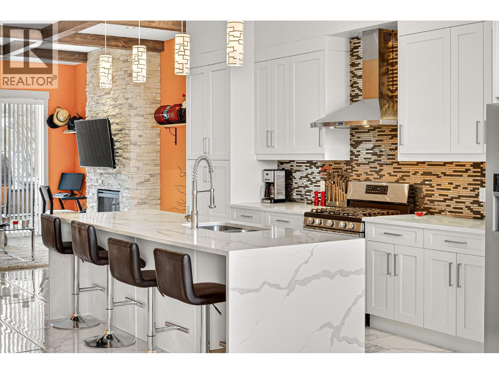 1687 Koocanusa Lake Drive, Lake Koocanusa, British Columbia  V0B 1T5 - Photo 4 - 10381322