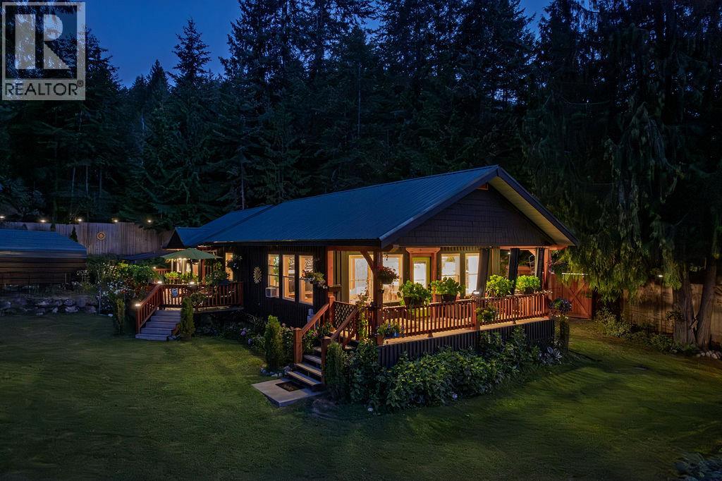 790 & 794 Lewis Road, Harrop, British Columbia  V1L 6P7 - Photo 2 - 10382068