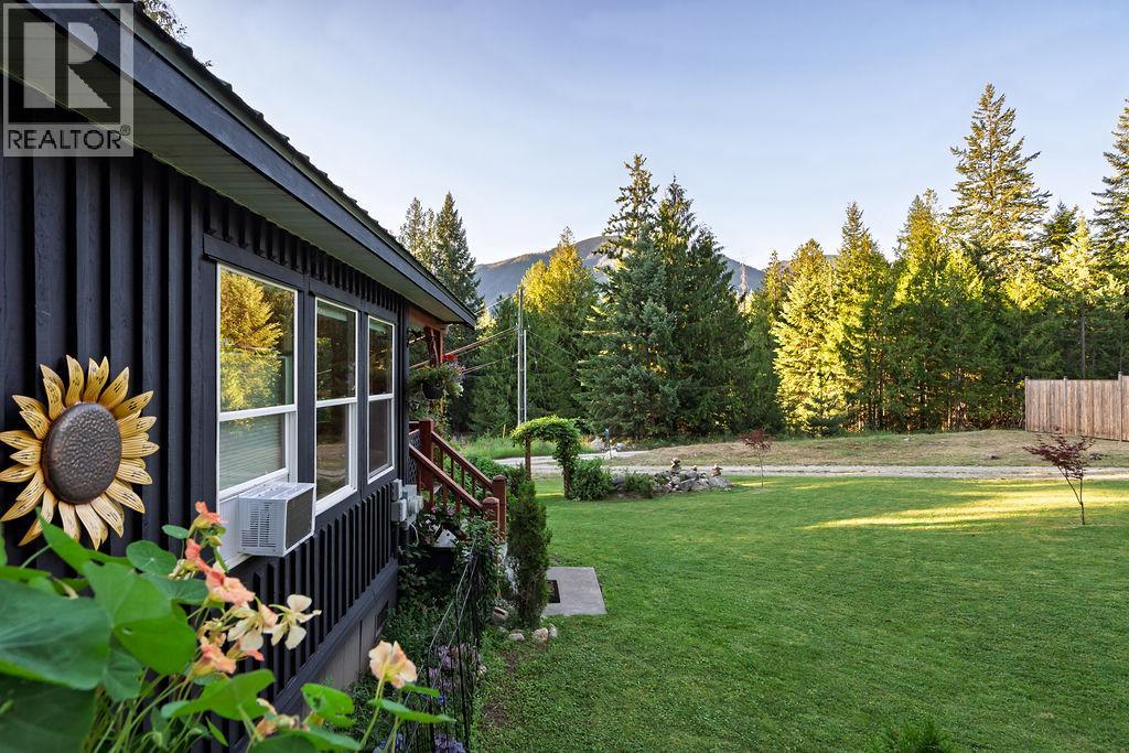 790 & 794 Lewis Road, Harrop, British Columbia  V1L 6P7 - Photo 44 - 10382068