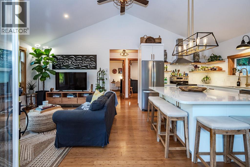 790 & 794 Lewis Road, Harrop, British Columbia  V1L 6P7 - Photo 7 - 10382068