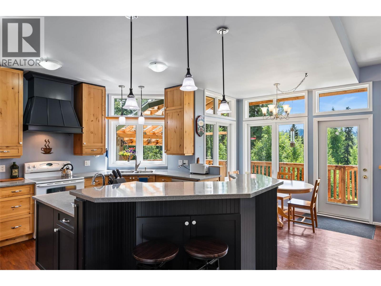 10325 Finlay Road, Kamloops, British Columbia  V0E 1Z1 - Photo 10 - 10380878