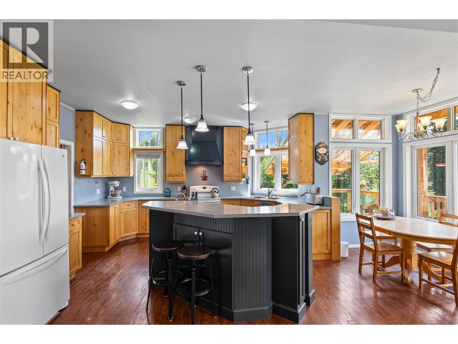 10325 Finlay Road, Kamloops, British Columbia  V0E 1Z1 - Photo 12 - 10380878