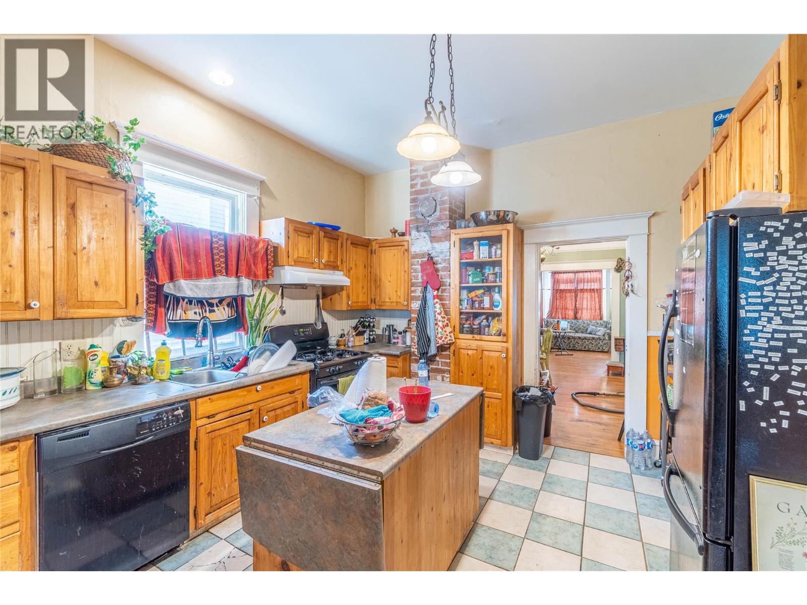 608 St Paul Street, Kamloops, British Columbia  V2C 2K2 - Photo 5 - 10382534