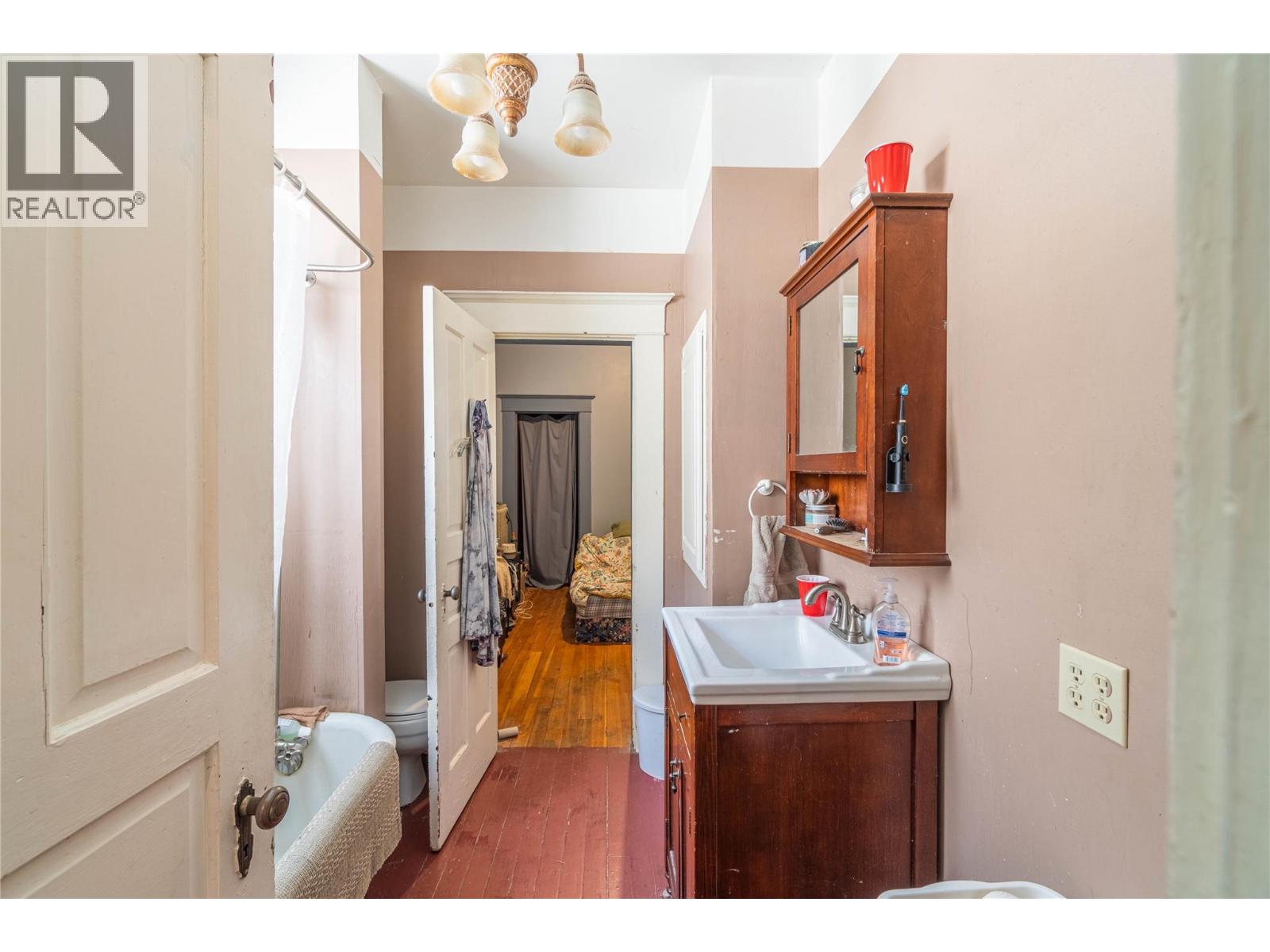 608 St Paul Street, Kamloops, British Columbia  V2C 2K2 - Photo 9 - 10382534