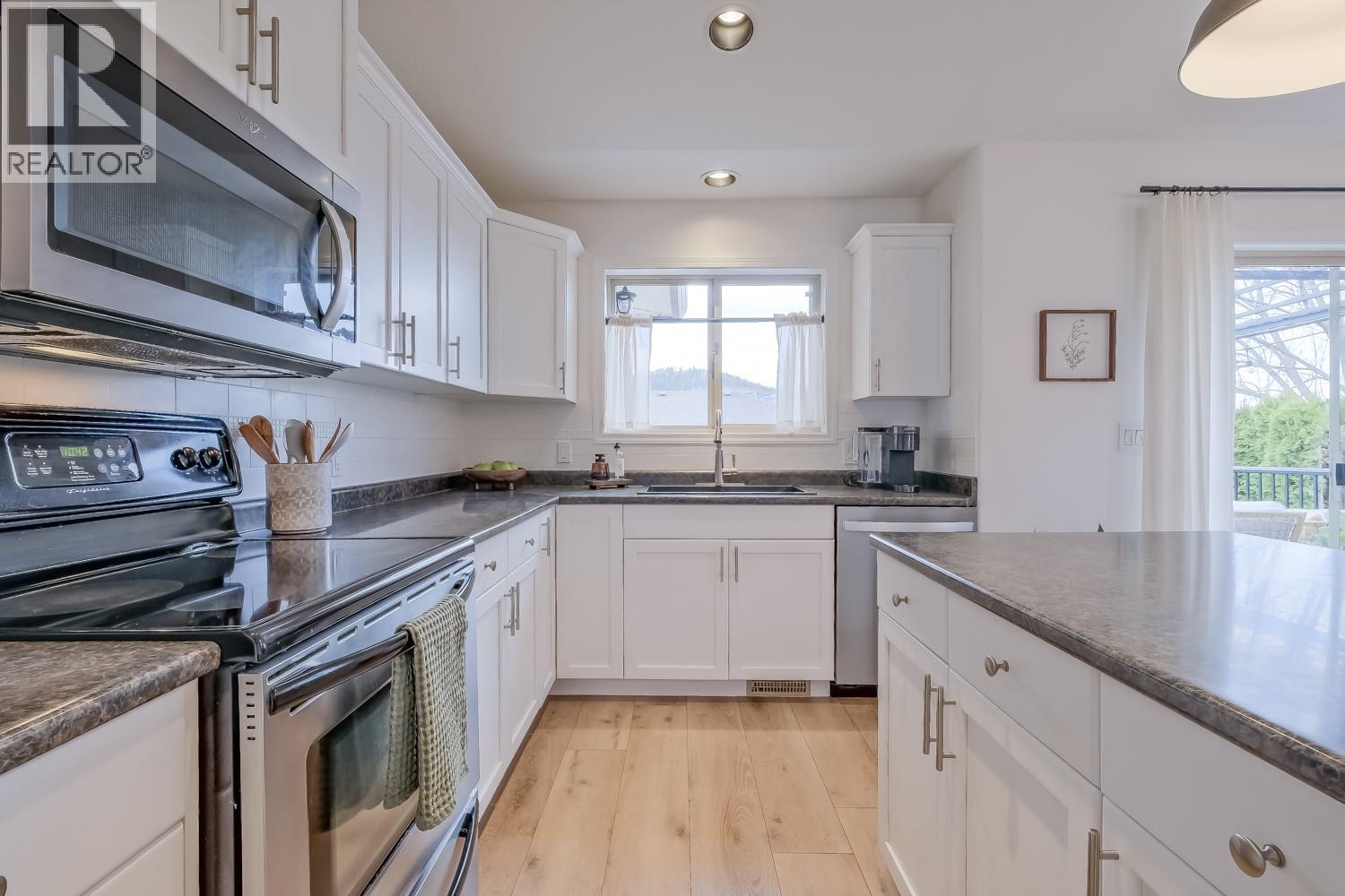 1509 Feedham Avenue, Kelowna, British Columbia  V1P 1N7 - Photo 11 - 10382246