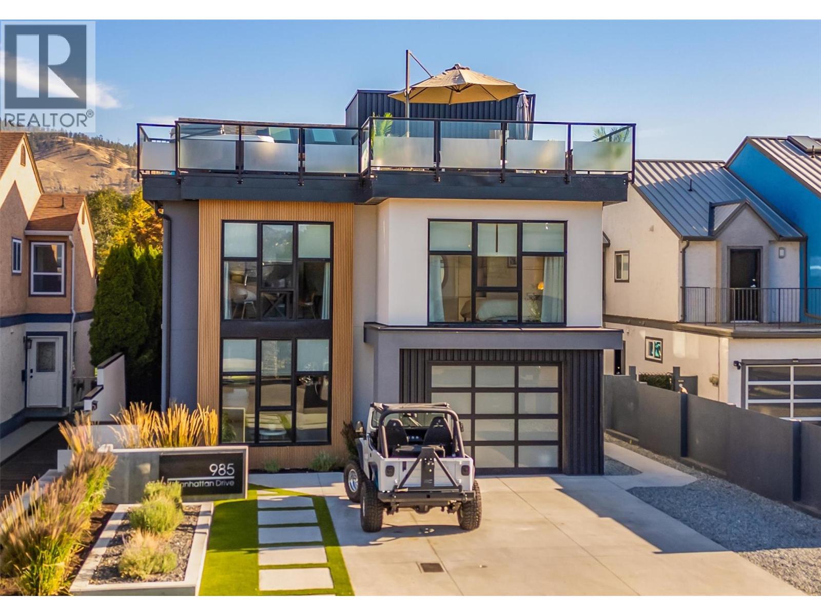 985 Manhattan Drive, Kelowna, British Columbia  V1Y 1H7 - Photo 1 - 10381794