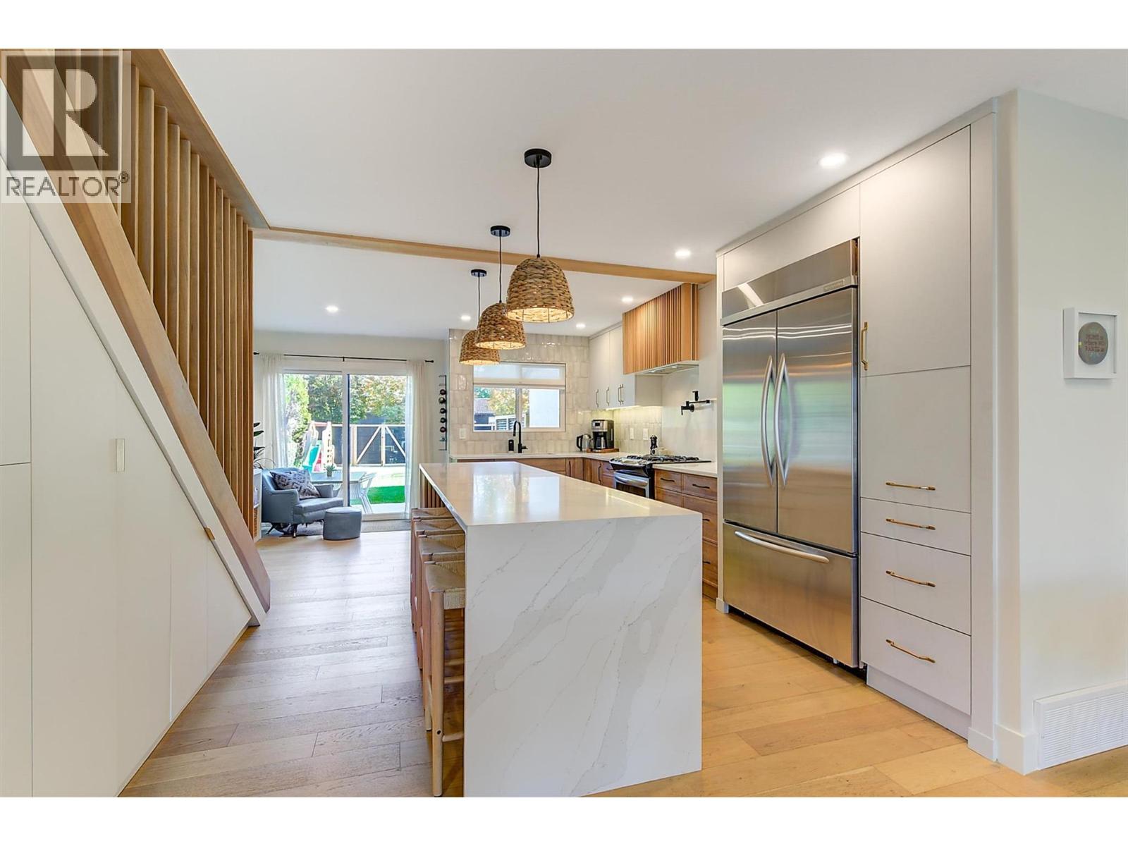 985 Manhattan Drive, Kelowna, British Columbia  V1Y 1H7 - Photo 6 - 10381794