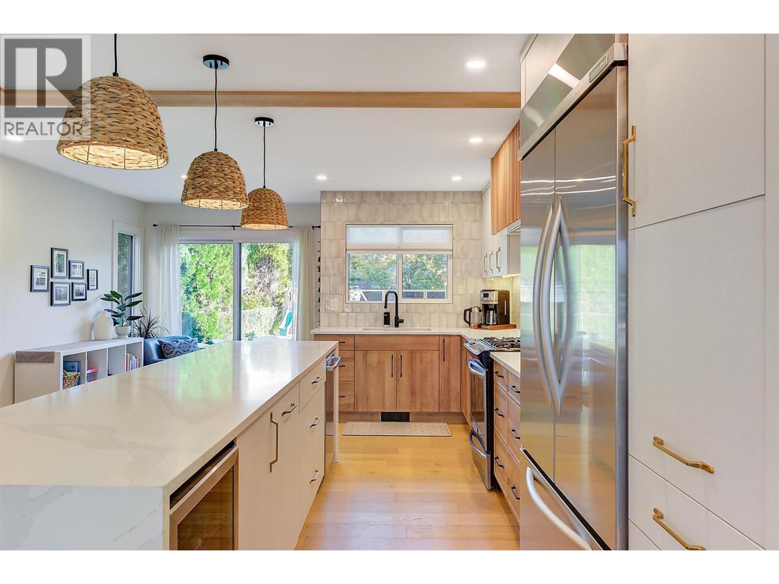 985 Manhattan Drive, Kelowna, British Columbia  V1Y 1H7 - Photo 9 - 10381794