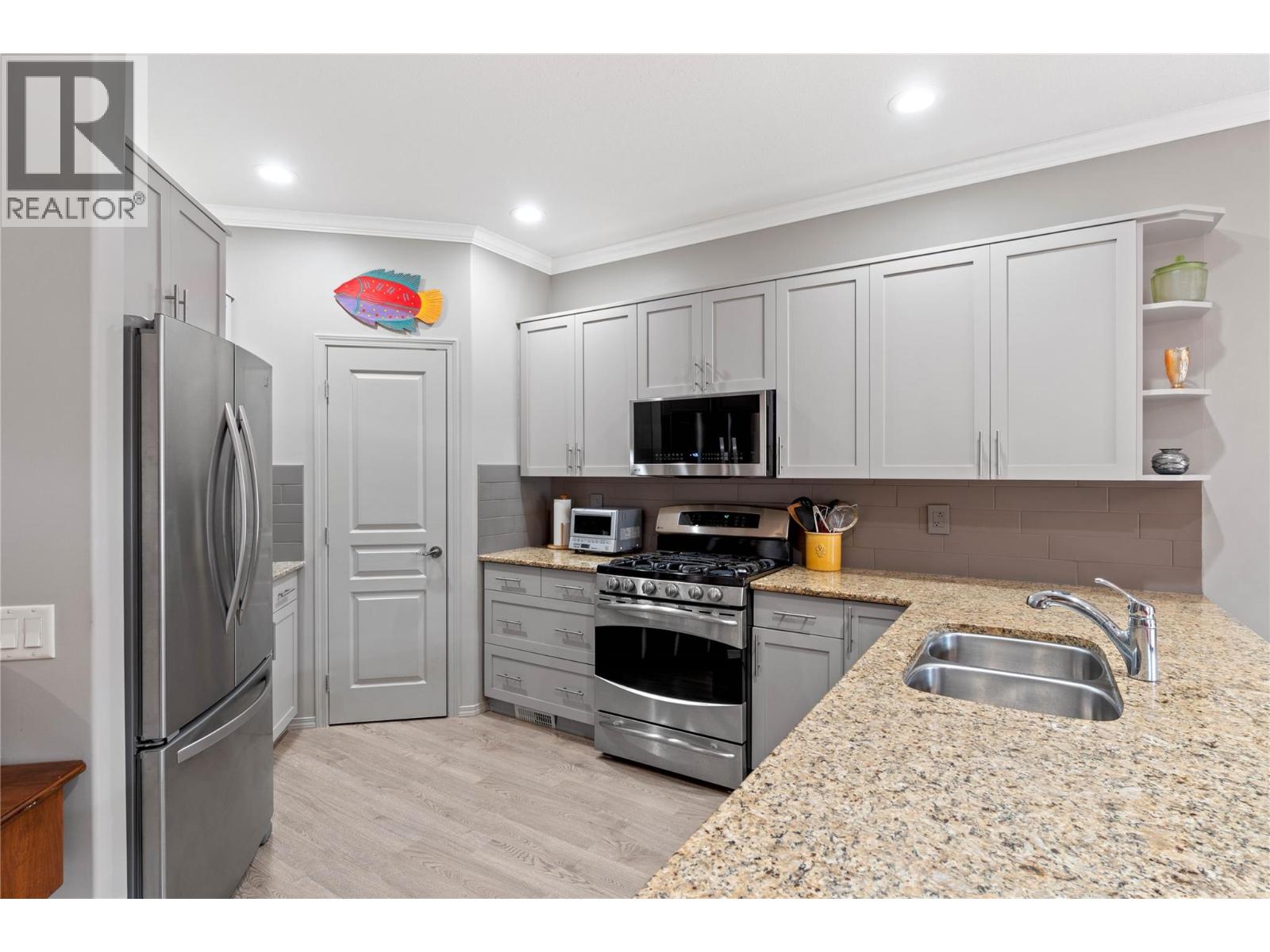 247 Sagewood Court, Kamloops, British Columbia  V2H 1R2 - Photo 3 - 10382530
