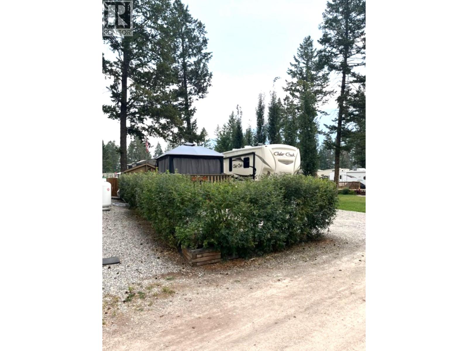 4868 Riverview Drive Unit# 139, Edgewater, British Columbia  V0E 1E0 - Photo 2 - 10382134