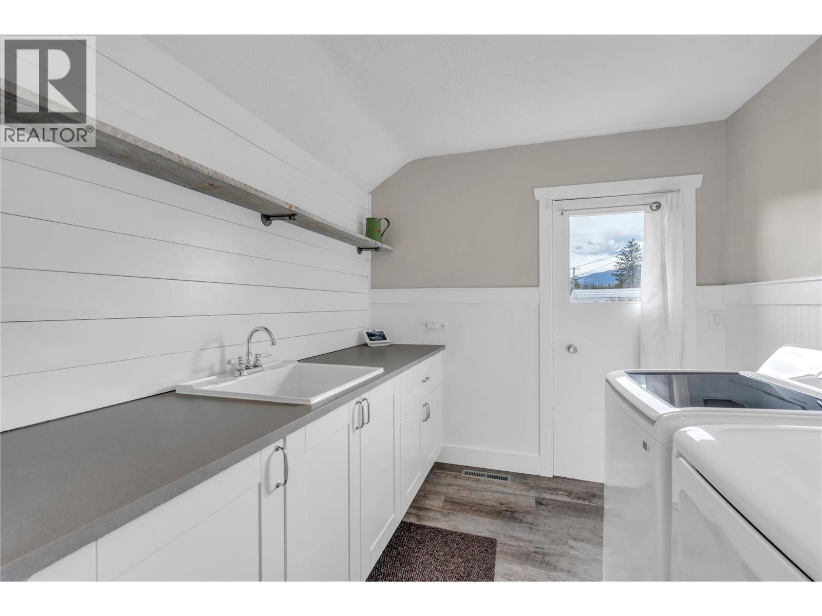 5899 Okanagan Street, Oliver, British Columbia  V0H 1T0 - Photo 10 - 10382558