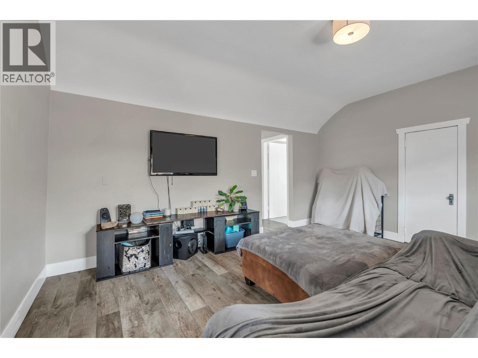 5899 Okanagan Street, Oliver, British Columbia  V0H 1T0 - Photo 14 - 10382558