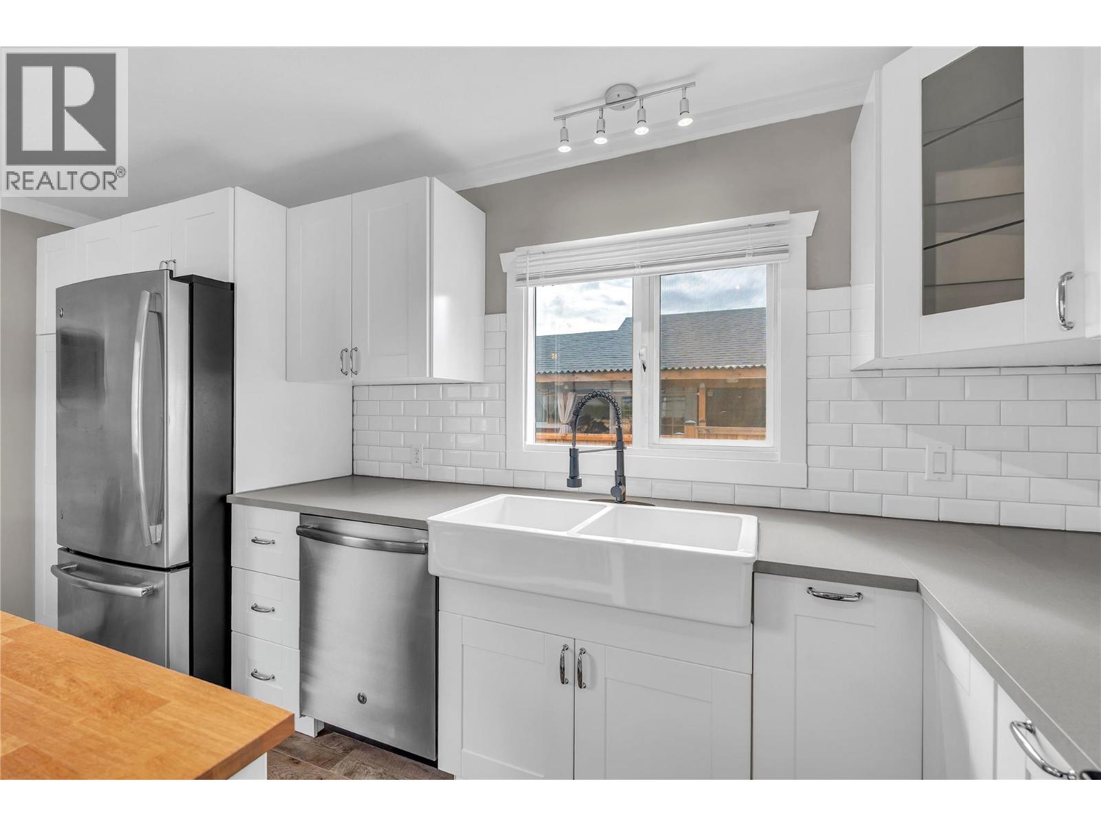 5899 Okanagan Street, Oliver, British Columbia  V0H 1T0 - Photo 7 - 10382558