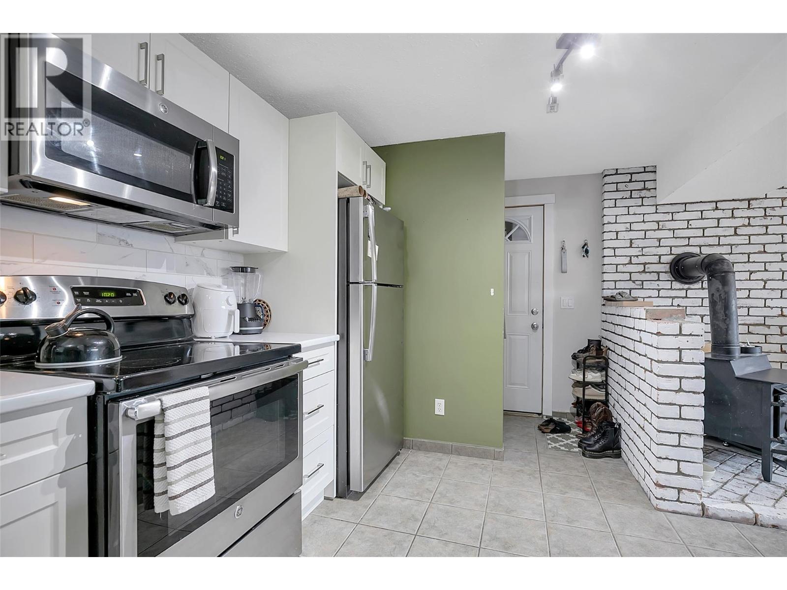 805 Camelia Road, Kelowna, British Columbia  V1X 3M9 - Photo 35 - 10382445