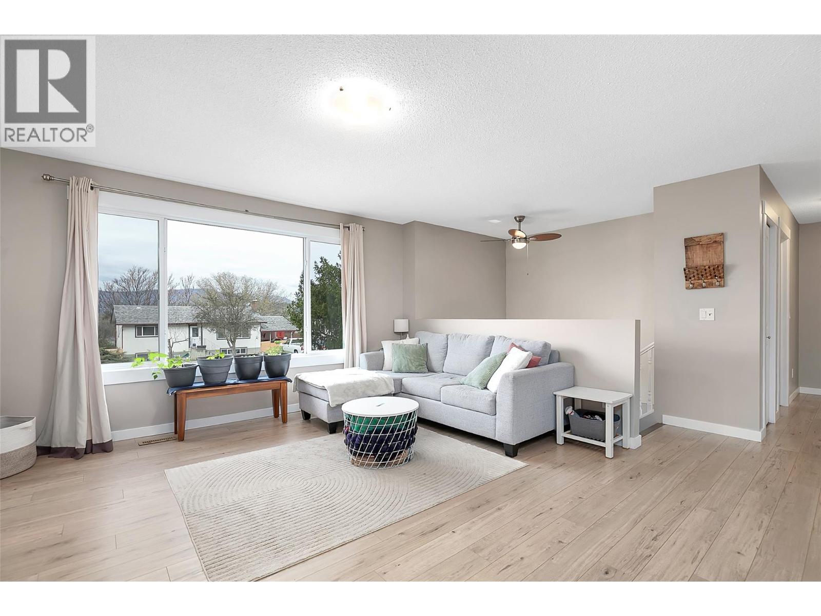 805 Camelia Road, Kelowna, British Columbia  V1X 3M9 - Photo 4 - 10382445