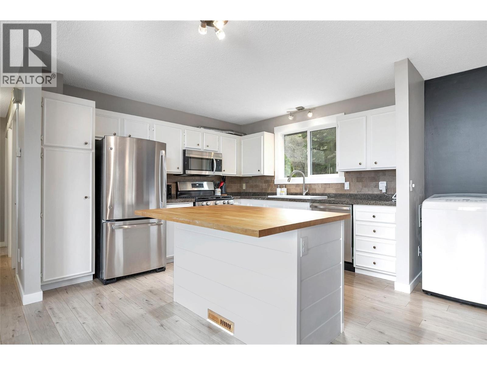 805 Camelia Road, Kelowna, British Columbia  V1X 3M9 - Photo 7 - 10382445