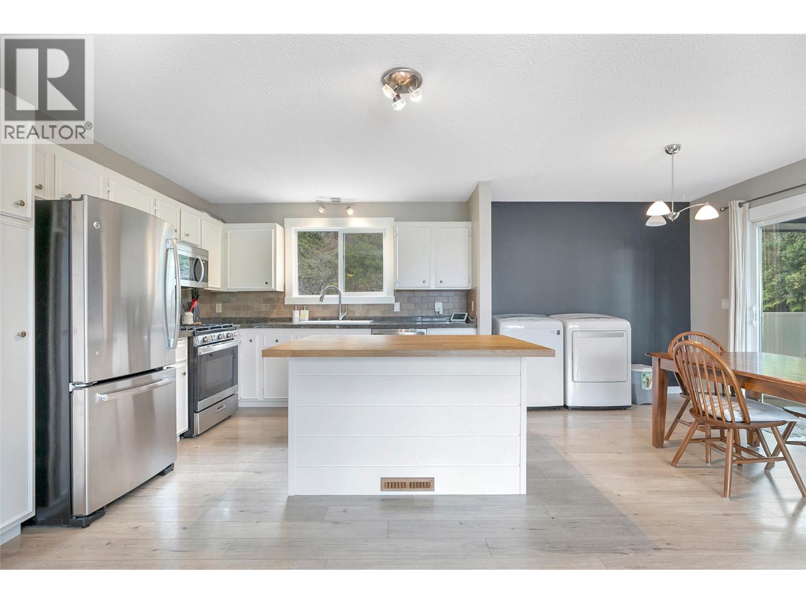 805 Camelia Road, Kelowna, British Columbia  V1X 3M9 - Photo 8 - 10382445